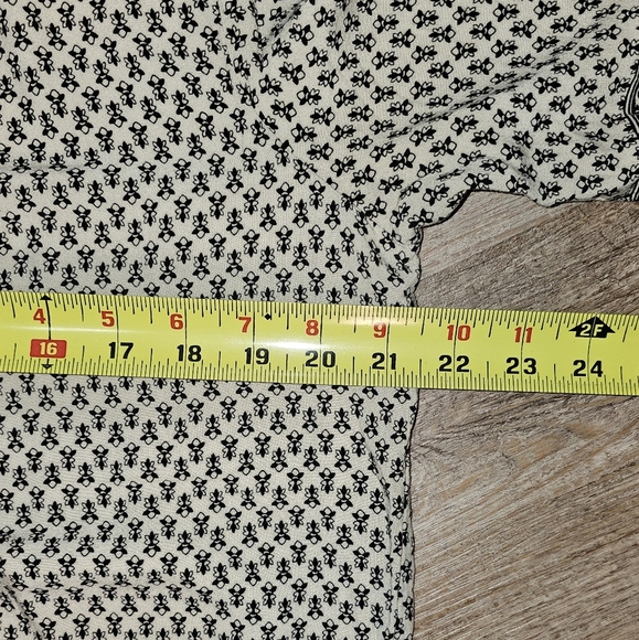 Women's Black and White Patterned Top Contrasting Shoulder, sleeves and hem.  XL - Picture 10 of 12